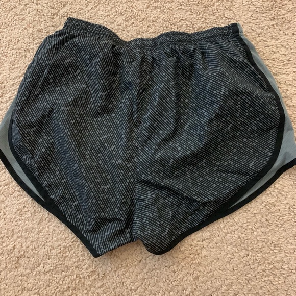 Nike dri-fit shorts - Picture 2 of 5